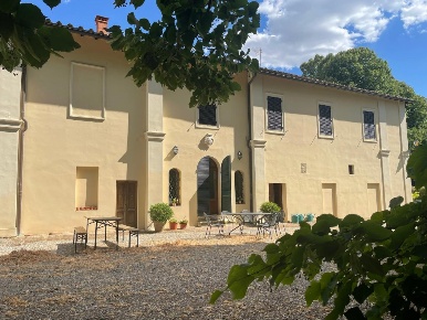 Foto Villa unifamiliare a Siena di 650 m² in vendita