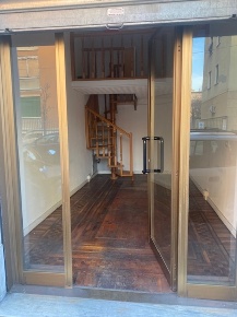 Foto Negozio in via Marchionni, Milano di 18 m² con 1 locali in vendita