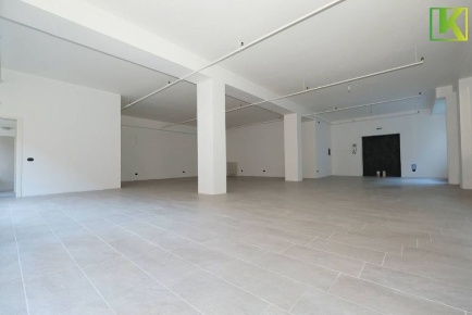 Foto Ufficio in via Ernesto Cairoli 5, Varese di 190 m² in vendita