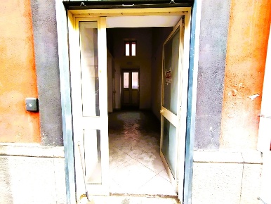 Foto Negozio in corso della resiatenza, Acerra di 26 m² in affitto
