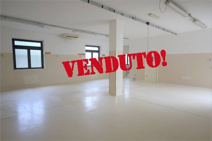 Foto Negozio a Alba Centro di 250 m² con 8 locali in vendita