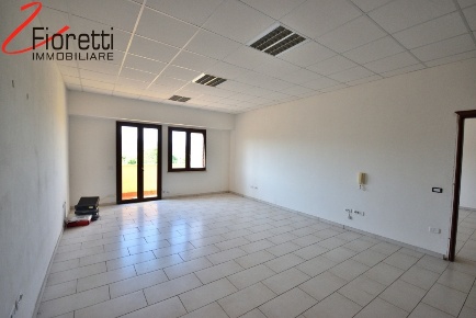 Foto Ufficio a Scarlino di 130 m² con 3 locali in vendita