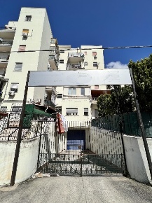 Foto Magazzino in Viale della Resurrezione, Palermo di 200 m² in vendita