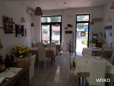 Foto Attività commerciale a Lecce di 100 m² in vendita