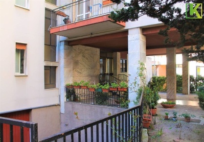 Foto Ufficio in via Paolo Maspero, Varese di 122 m² in vendita
