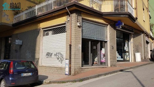 Foto Negozio in via Tuoro Cappuccini 29, Avellino di 36 m² in vendita