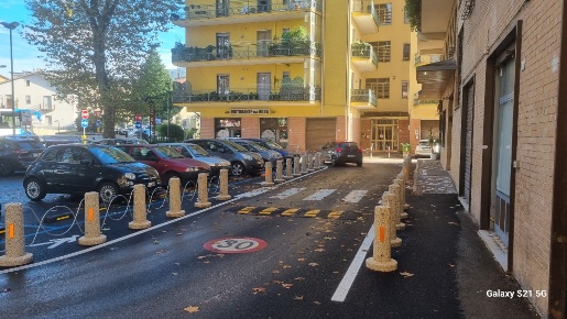 Foto Negozio in Piazza Papa Giovanni XXIII, Atripalda di 40 m² in affitto