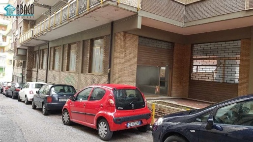 Foto Negozio in Tagliamento s.n.c, Avellino di 280 m² in affitto