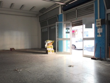 Foto Magazzino in Via Molise, Taranto Italia - Montegranaro di 178 m²