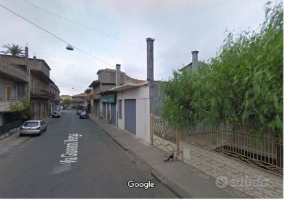 Foto Negozio a Piedimonte Etneo di 175 m² in affitto