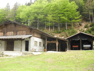 Foto Negozio in LOC.MOTTA, Macugnaga Staffa di 700 m² con 10 locali