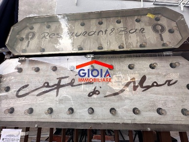 Foto Attività commerciale in viale marechiaro, Mondragone di 200 m²