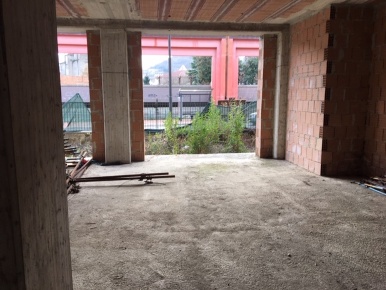 Foto Negozio in via pianodardine, Atripalda di 40 m² in vendita
