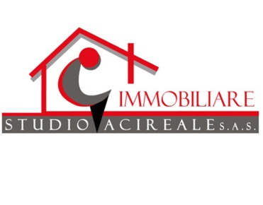 Foto Negozio in Via Cavour, Acireale di 35 m² in affitto