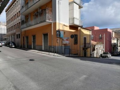 Foto Negozio in Via Medici, Sant'Agata di Militello di 150 m² con 3 locali