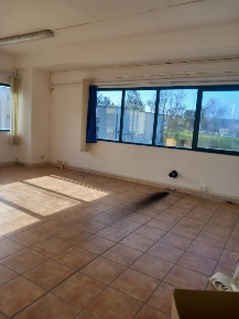 Foto Ufficio in via corallaie, Livorno di 92 m² con 3 locali in affitto