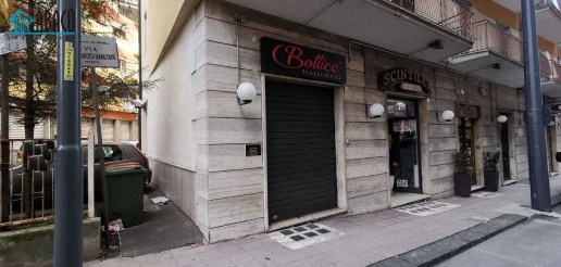 Foto Negozio in via Circumvallazione 33, Avellino di 50 m² in affitto