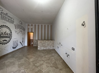 Foto Negozio in via liguria, Casagiove di 38 m² con 1 locali in vendita