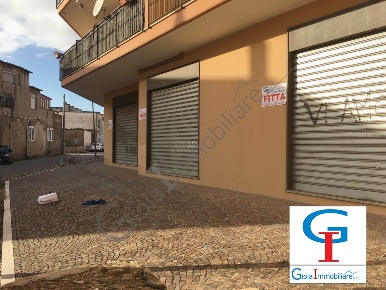 Foto Negozio a Mondragone di 220 m² con 1 locali in vendita
