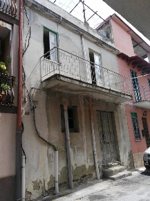 Foto Villa unifamiliare a Messina di 150 m² con 5 locali in vendita