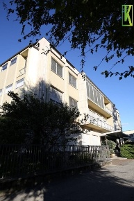Foto Ufficio in via Gian Pietro Porro 10, Induno Olona di 380 m² in affitto