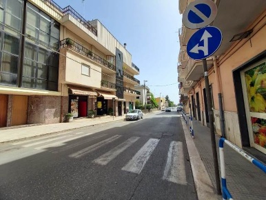 Foto Attività commerciale a Ruvo di Puglia di 126 m² con 3 locali