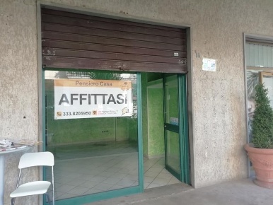 Foto Negozio in xxiv maggio 0, Cava de' Tirreni Centro in affitto