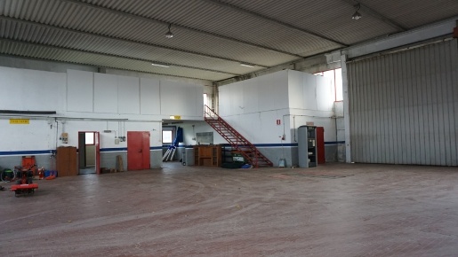 Foto Capannone industriale a Piombino Montegemoli di 1000 m² con 10 locali