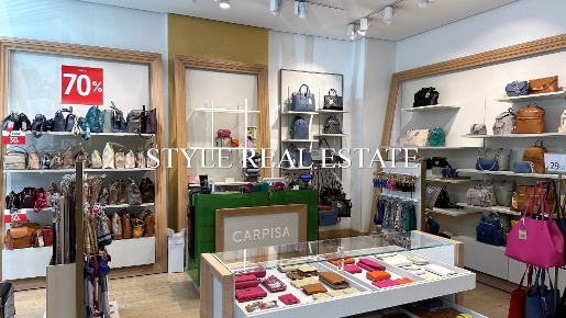 Foto Negozio in Via Tisia, Siracusa di 189 m² con 1 locali in affitto