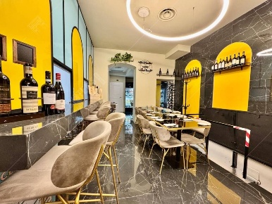 Foto Attività commerciale in Via San Marco 14 - Milano, Milano di 123 m²