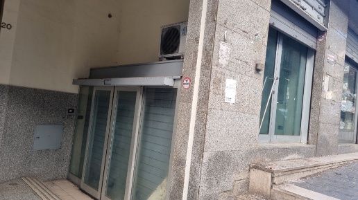 Foto Negozio in Via Serafino Soldi, Avellino di 270 m² in vendita