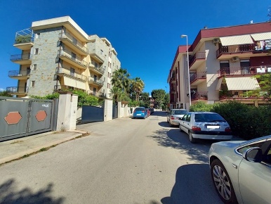 Foto Magazzino a Ruvo di Puglia di 100 m² con 1 locali in vendita