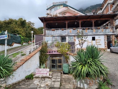 Foto Attività commerciale a Mercogliano di 200 m² in affitto