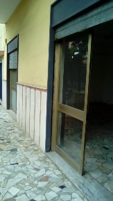 Foto Attività commerciale in via dante alighieri, Sant'Antimo di 60 m²