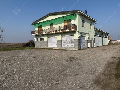 Foto Attività commerciale in Corso Italia 17 - Trecate Novara, Trecate