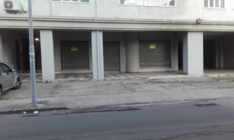 Foto Attività commerciale in Via Sarino Pugliese, Gioia Tauro di 100 m²