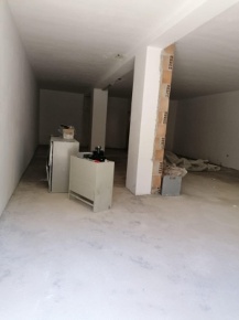 Foto Negozio a Lusciano di 100 m² in affitto