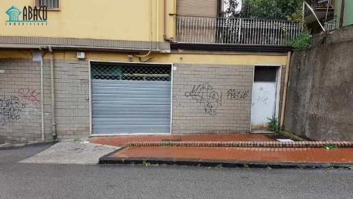 Foto Negozio in via Tuoro Cappuccini 33, Avellino di 53 m² in vendita
