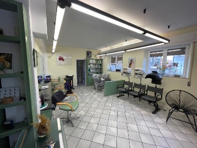 Foto Negozio a Monteriggioni di 48 m² in affitto