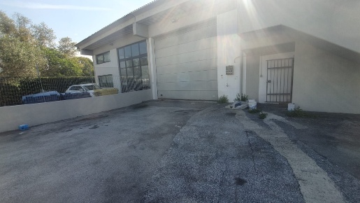 Foto Capannone industriale a Massarosa di 500 m² con 5 locali in vendita