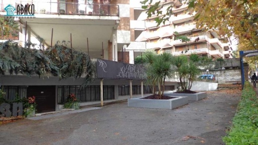 Foto Negozio in via Enrico Capozzi, Avellino di 390 m² in vendita