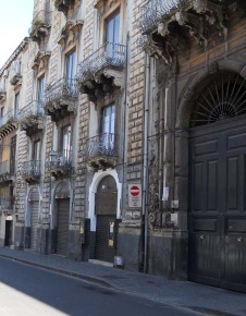 Foto Negozio in Via Garibaldi, Catania di 35 m² con 1 locali in vendita