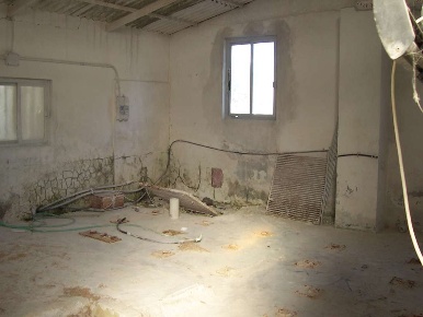 Foto Capannone industriale a Pietrasanta di 550 m² con 8 locali in vendita