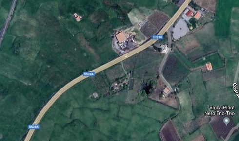 Foto Terreno agricolo in C.da Poggio Maccarrone, Maletto di 3759 m²