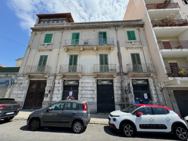 Foto Negozio in Via Piemonte 26/30, Messina di 167 m² con 3 locali
