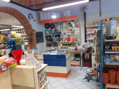 Foto Attività commerciale a Govone Centro di 280 m² in vendita