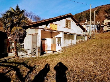 Foto Capannone industriale a Varzo di 600 m² con 7 locali in vendita