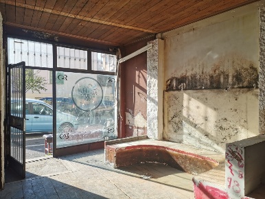 Foto Negozio in Via di Monte Verde 98, Roma di 154 m² in vendita