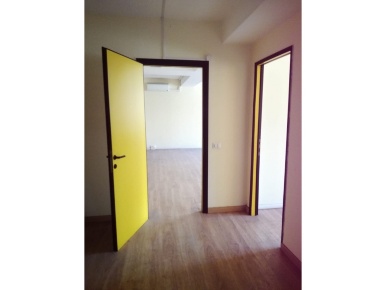Foto Ufficio in Viale Palmiro Togliatti, Roma Colli Aniene di 77 m²