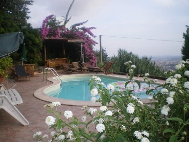Foto Rustico in via casone, Pietrasanta di 120 m² con 4 locali in vendita